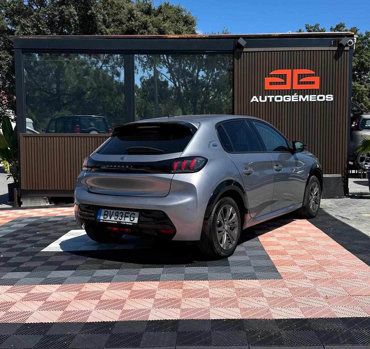 peugeot-2008-2025-eletrico-0cc