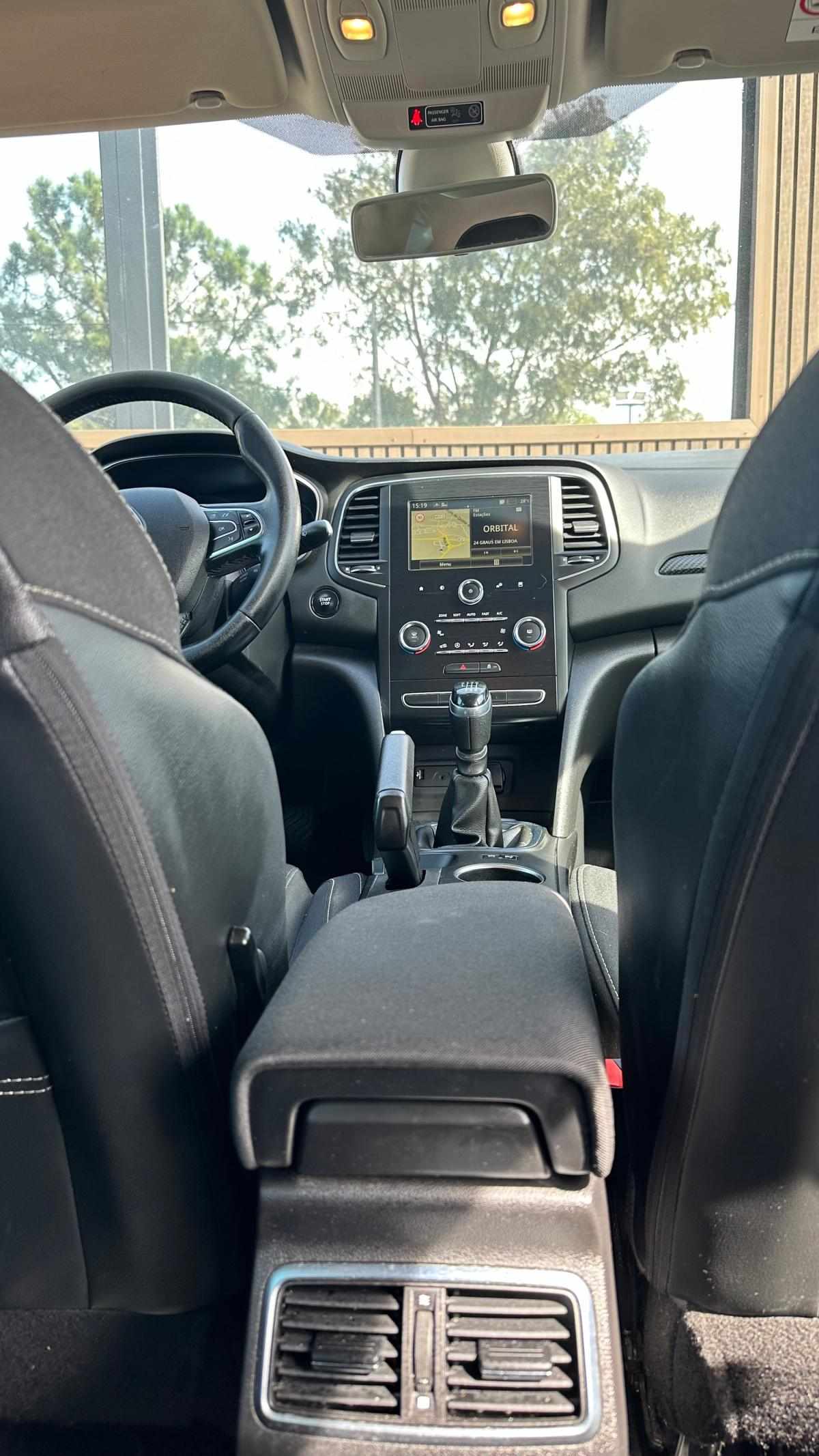 renault-megane-sport-tourer-2020-diesel-1461cc