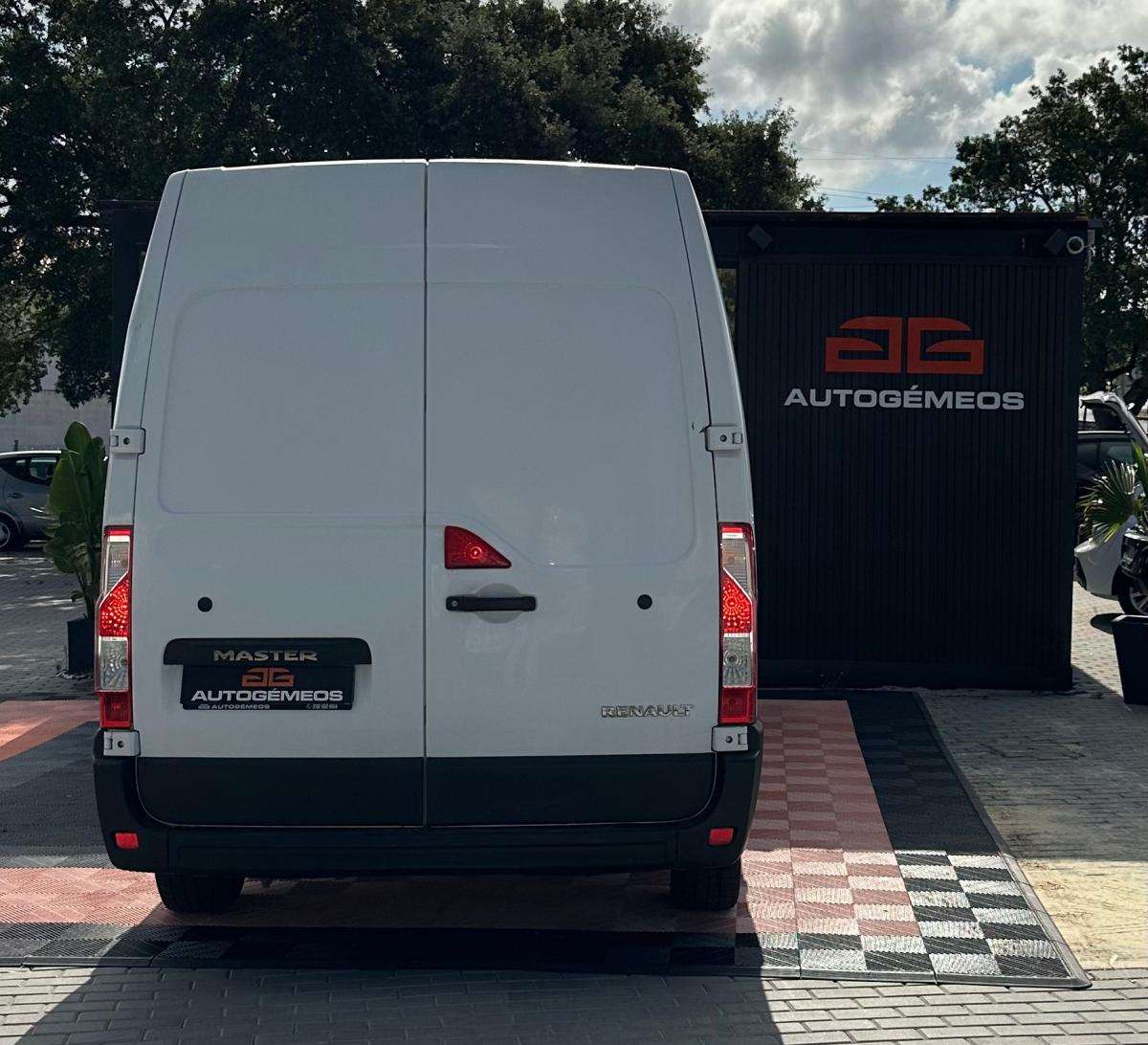 renault-master-2018-diesel-2298cc