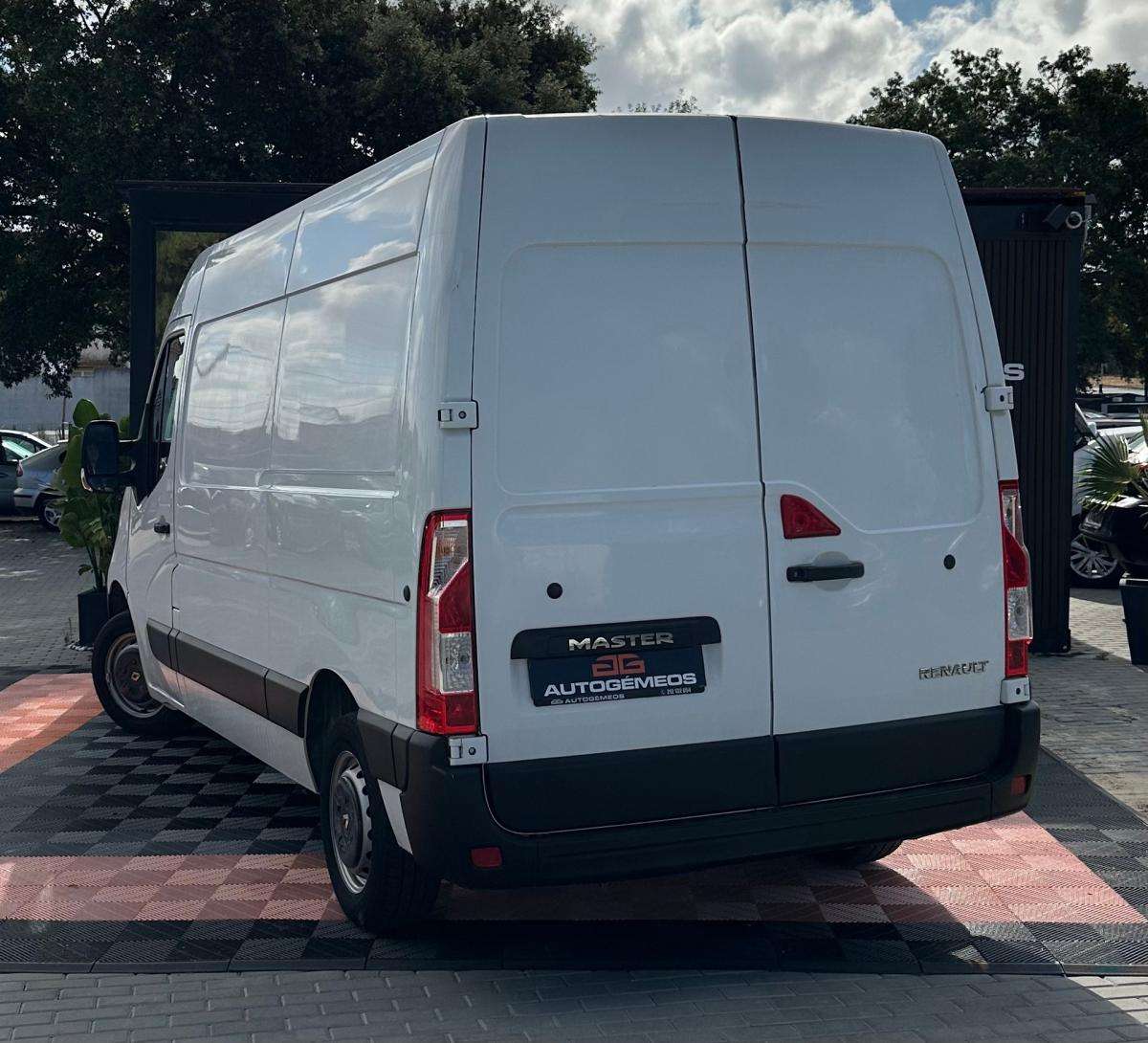 renault-master-2018-diesel-2298cc