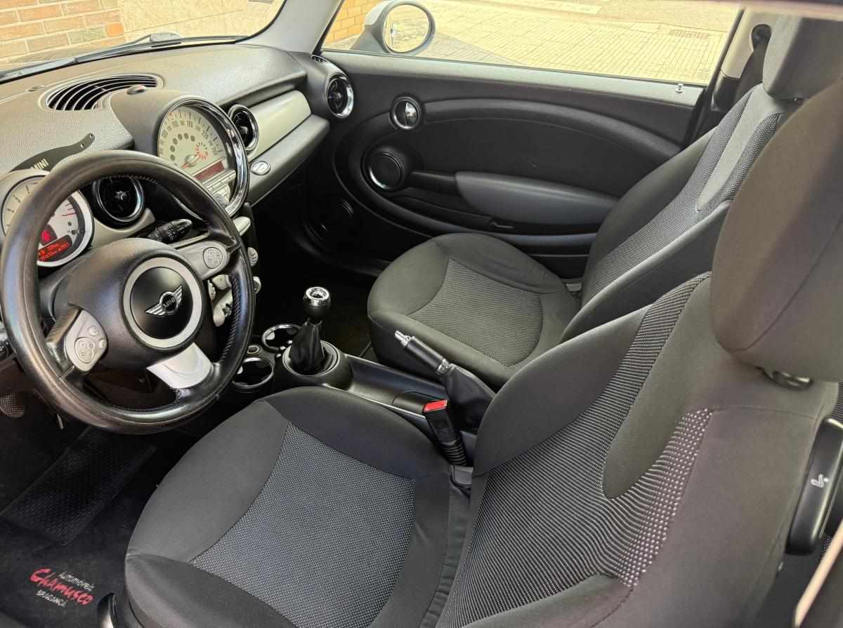 mini-hatch-d-2-0-2008-diesel-1560cc