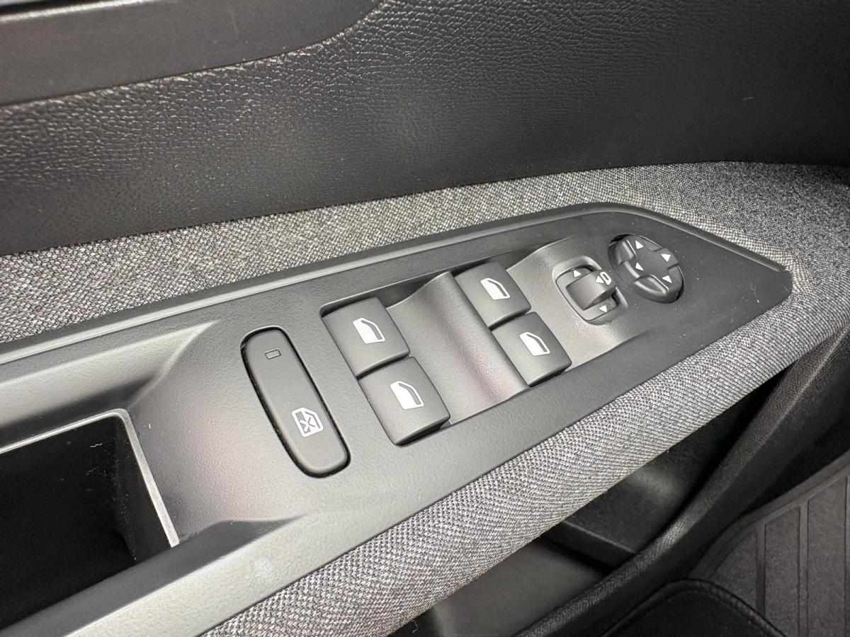 peugeot-5008-1-2-puretech-2022-gasolina-1199cc