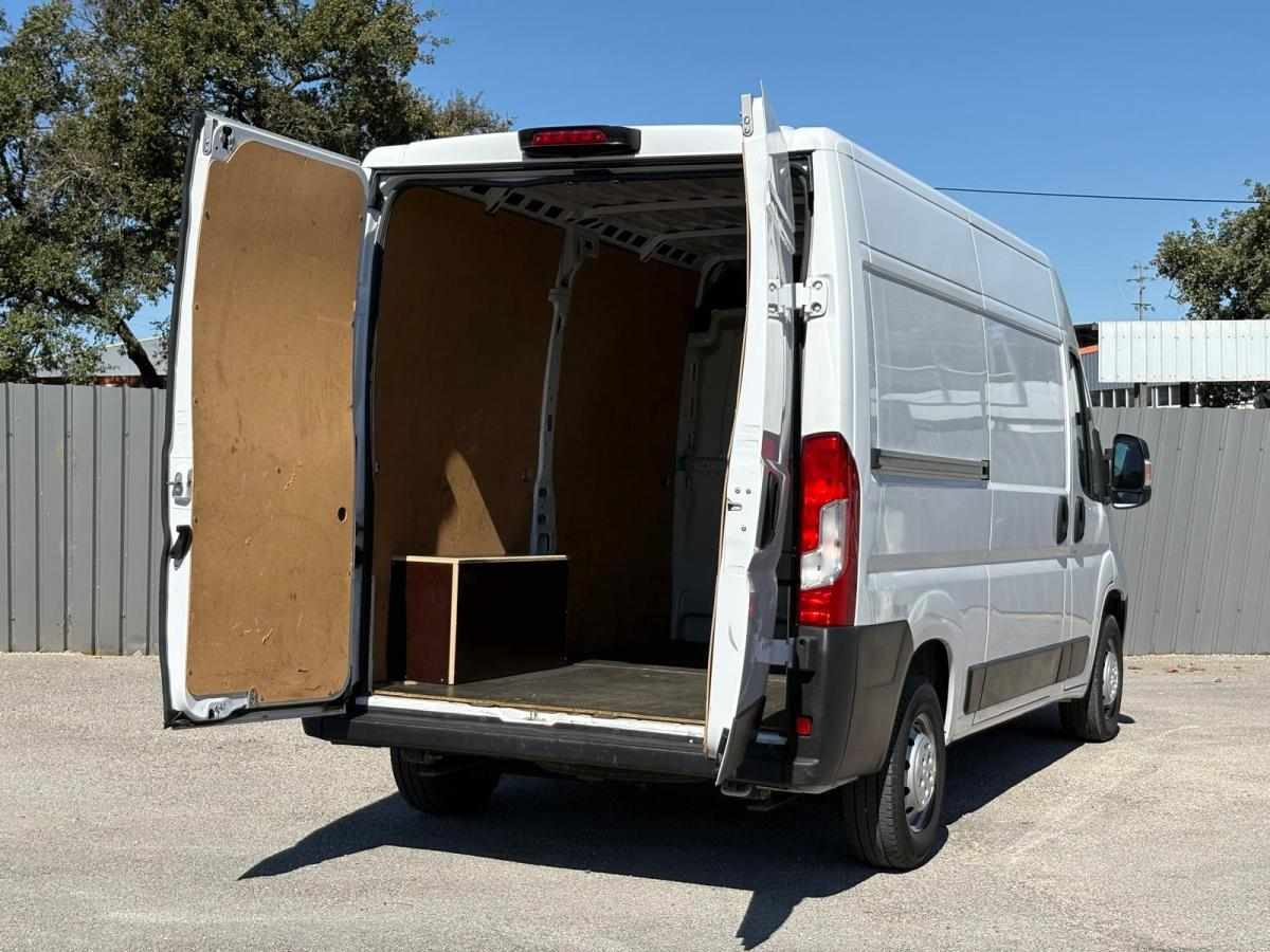opel-movano-2-2-140cv-2023-diesel-2179cc