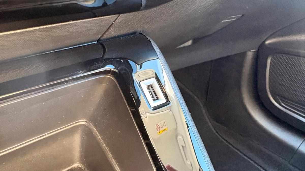 peugeot-208-1-2-puretech-2022-gasolina-1199cc