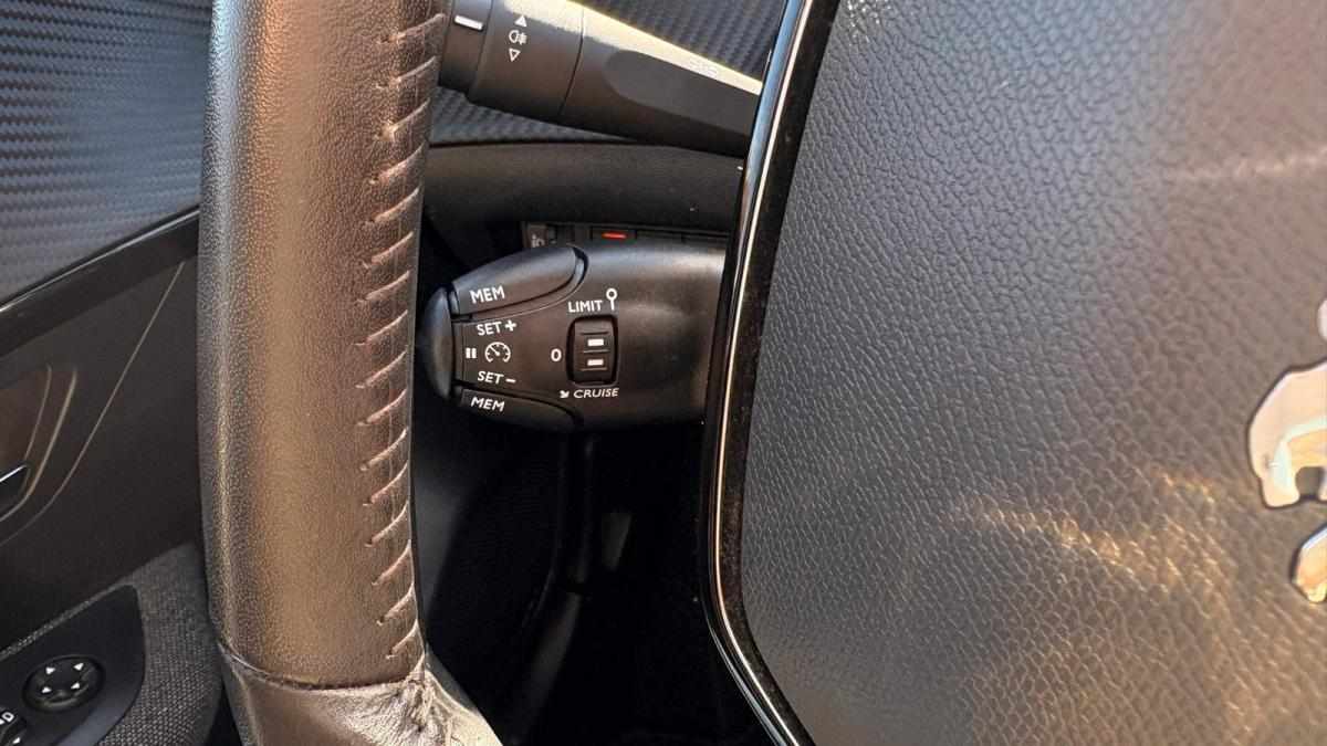 peugeot-208-1-2-puretech-2022-gasolina-1199cc