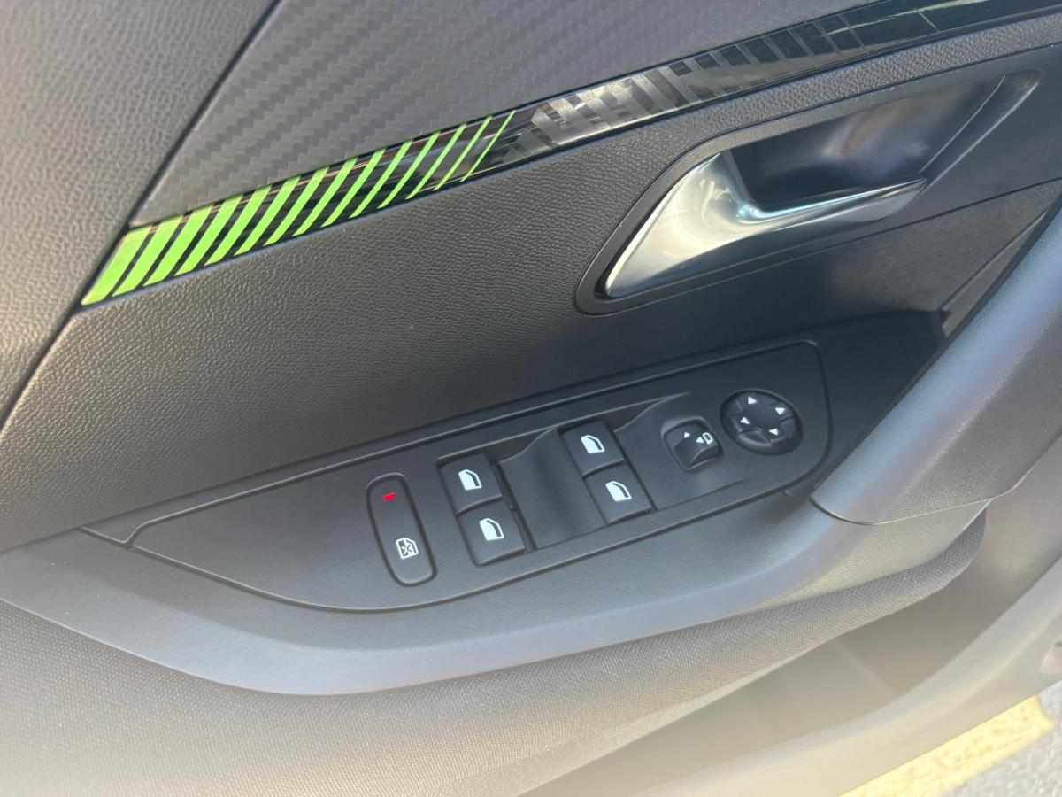 peugeot-2008-1-2-puretech-2023-gasolina-1199cc