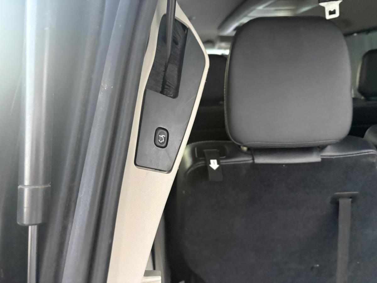 lancia-voyager-2-8-2012-diesel-2776cc
