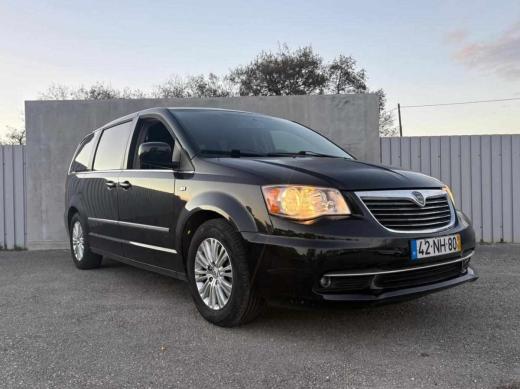 lancia-voyager-2-8-2012-diesel-2776cc