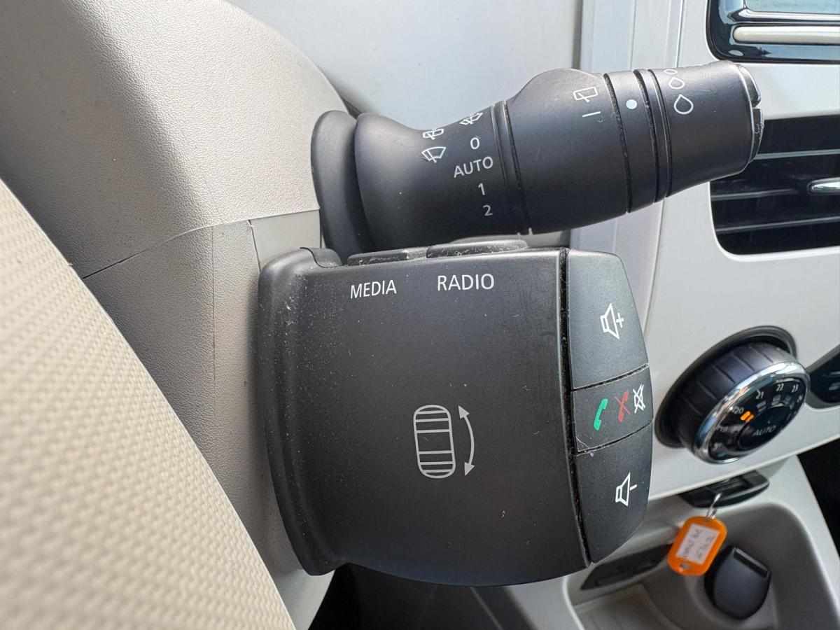 renault-zoe-r240-22-kwh-2013-eletrico