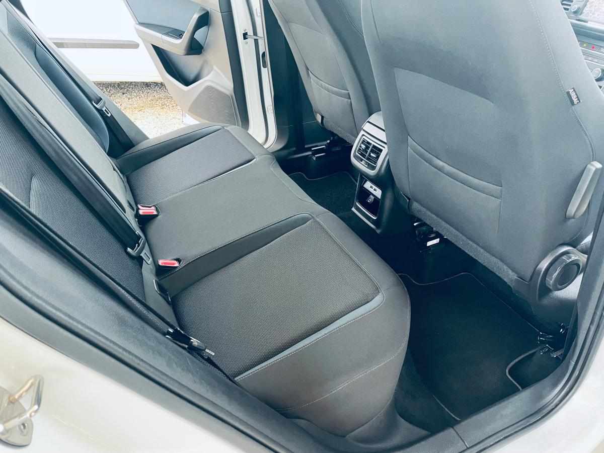 seat-ateca-1-6-tdi-ecomotive-2019-diesel-1598cc