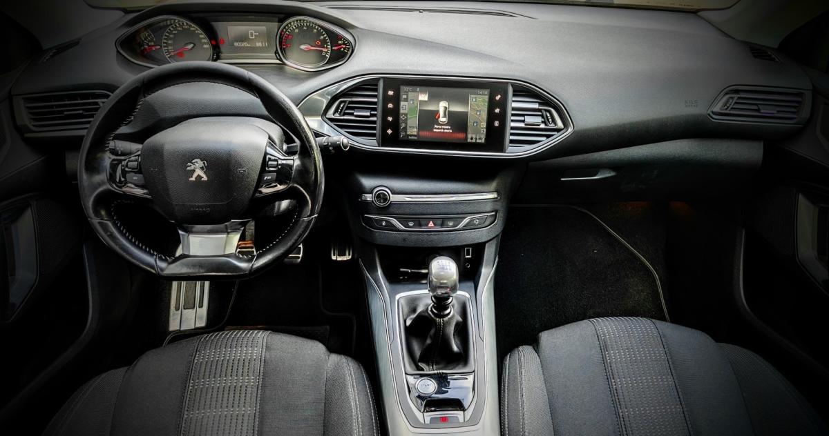 peugeot-308-2016-gasolina-1199cc