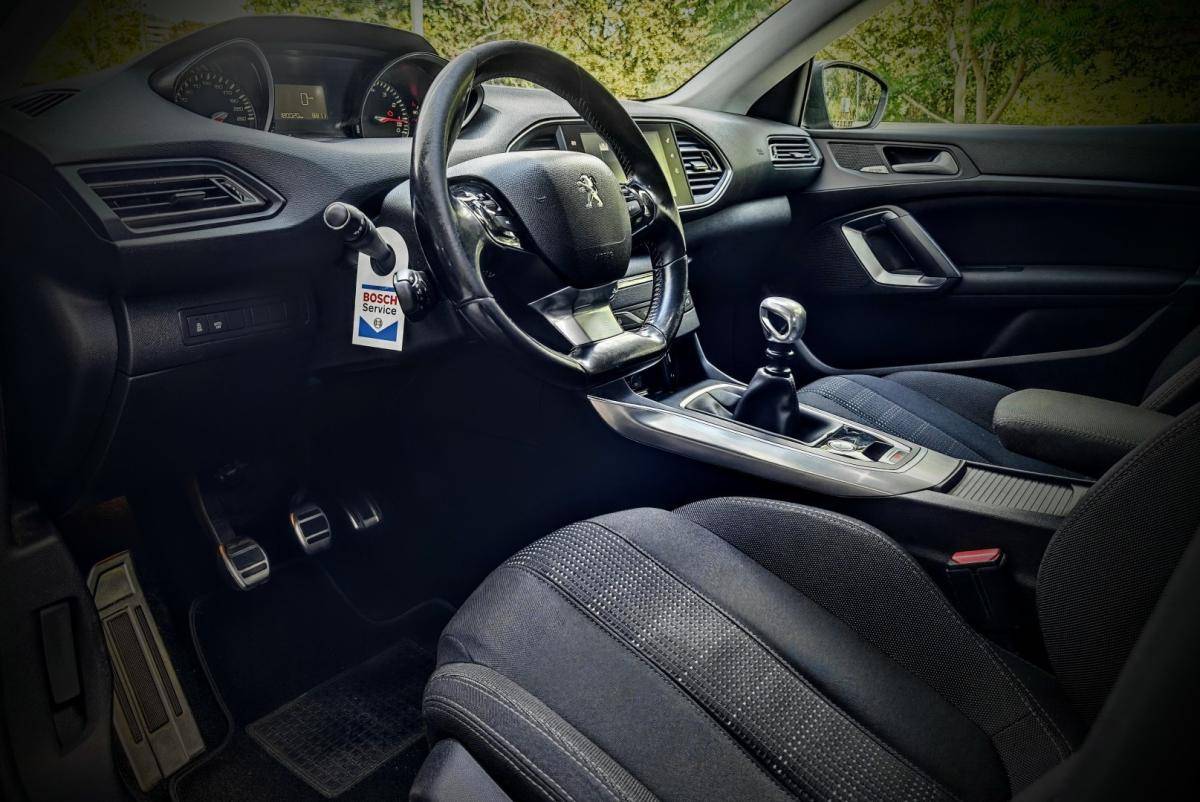 peugeot-308-2016-gasolina-1199cc