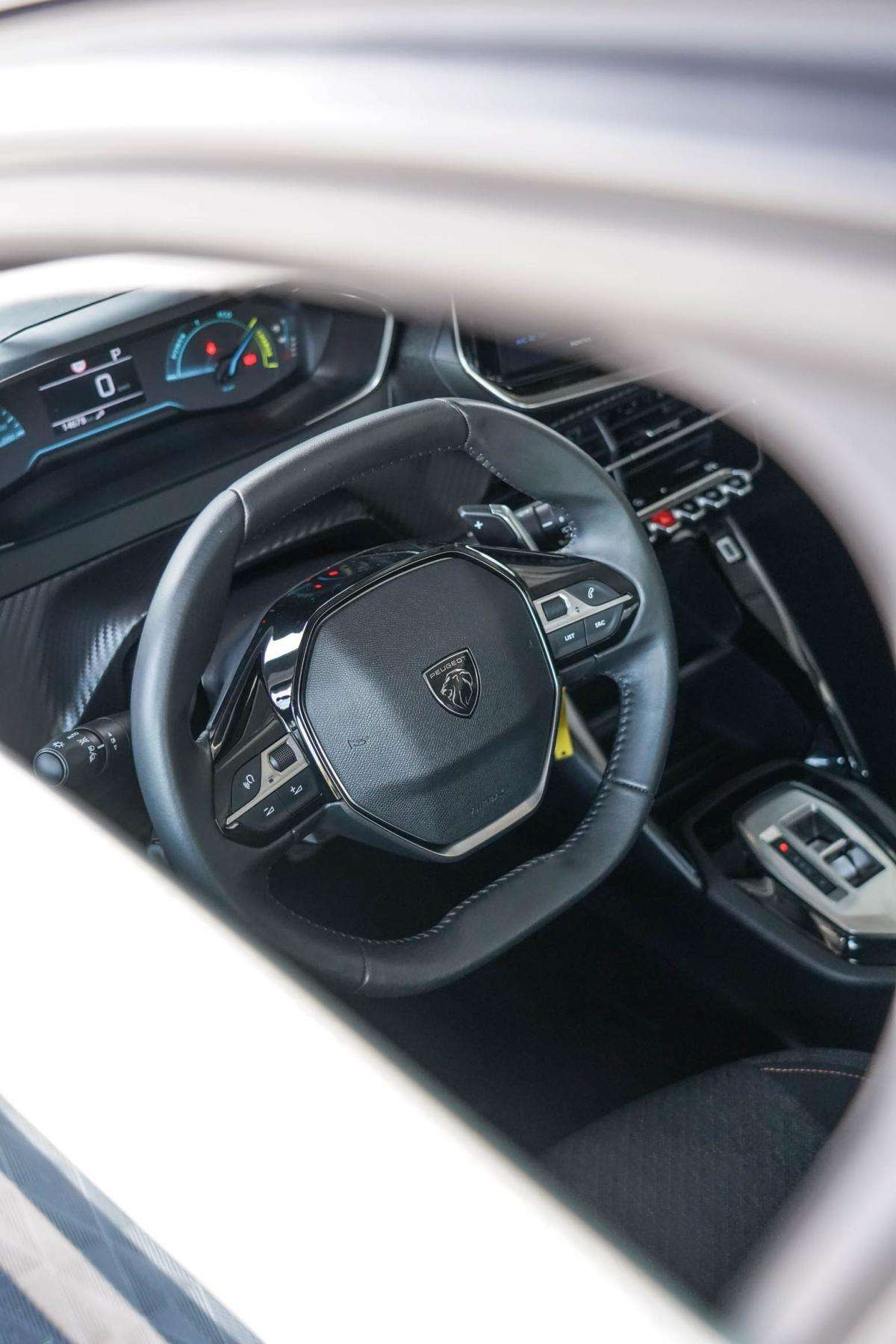 peugeot-208-2025-gasolina-1199cc
