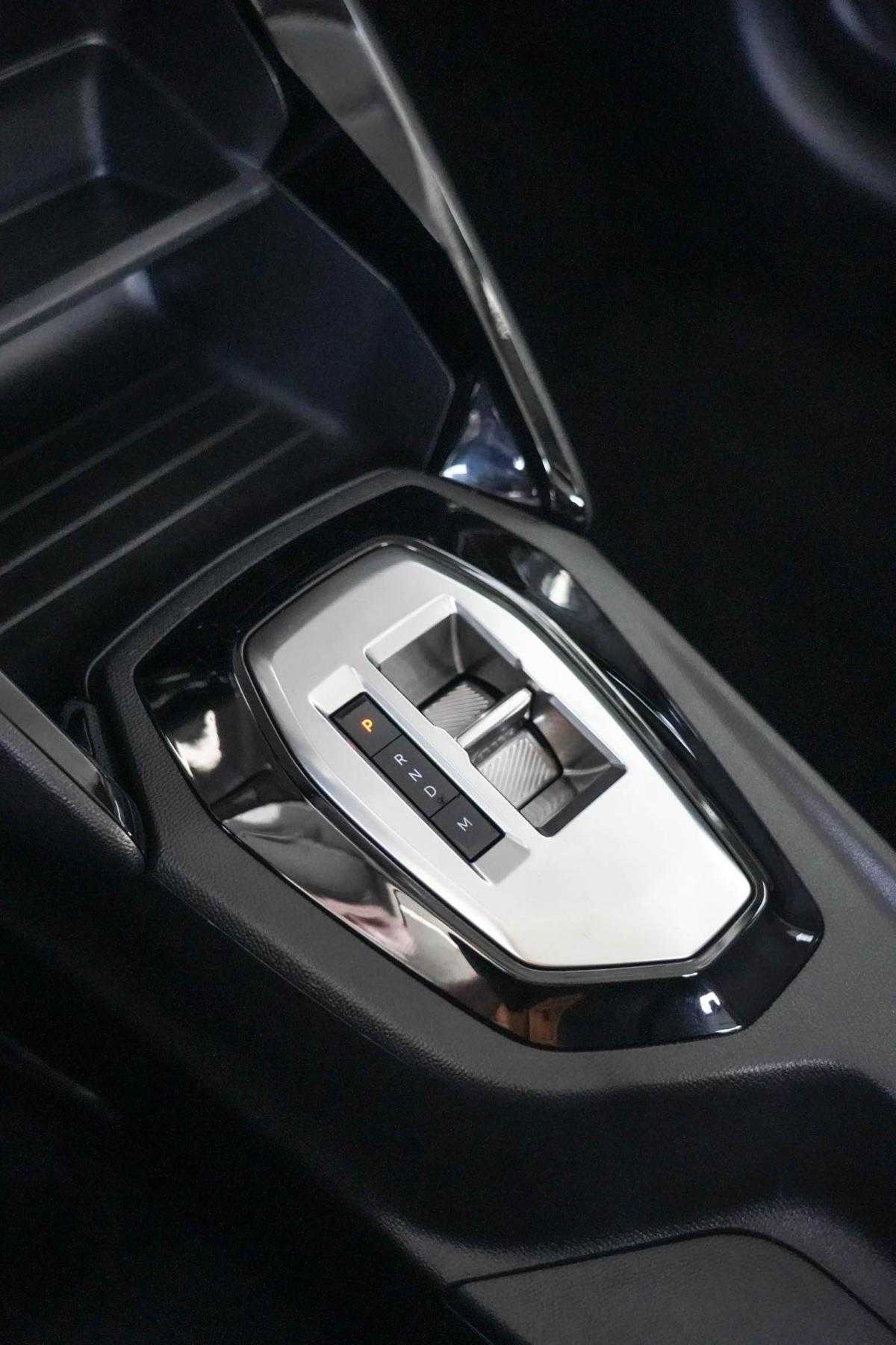 peugeot-208-2025-gasolina-1199cc