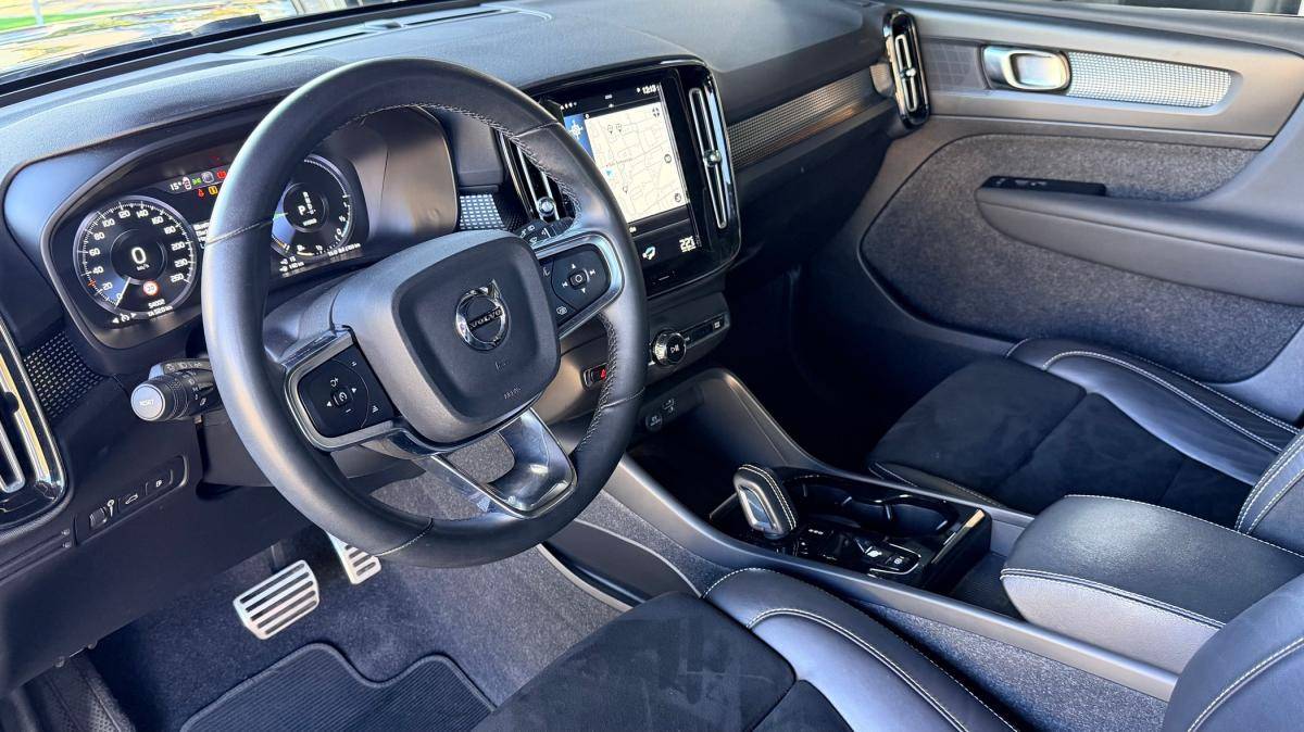 volvo-xc40-2021-hibrido-a-gasolina-1477cc