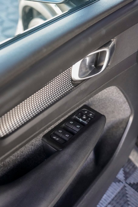 volvo-xc40-2021-hibrido-a-gasolina-1477cc