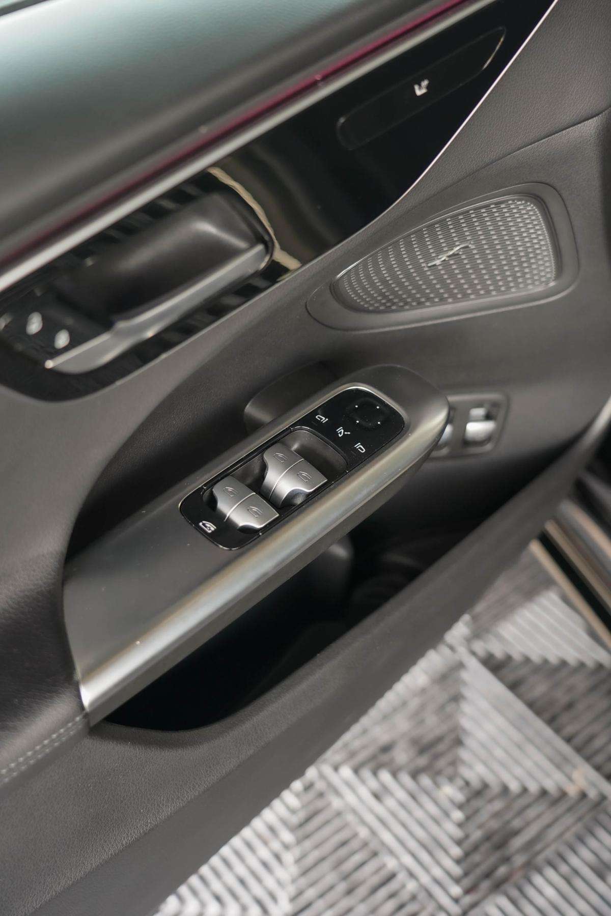 mercedes-benz-classe-c-2023-hibrido-a-gasolina-1999cc