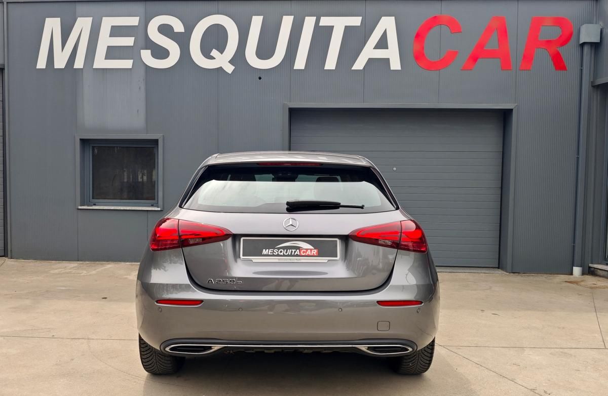 mercedes-benz-classe-a-2023-hibrido-a-gasolina-1332cc