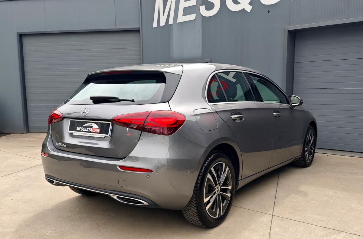 mercedes-benz-classe-a-2023-hibrido-a-gasolina-1332cc