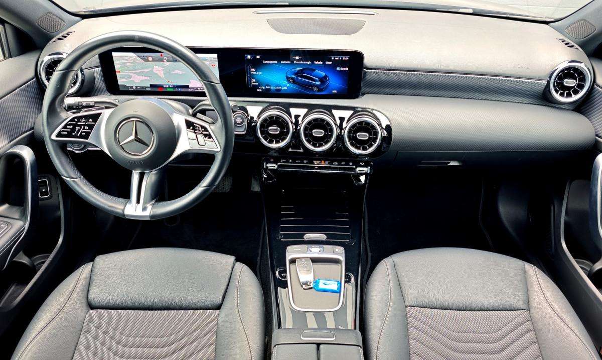 mercedes-benz-classe-a-2023-hibrido-a-gasolina-1332cc