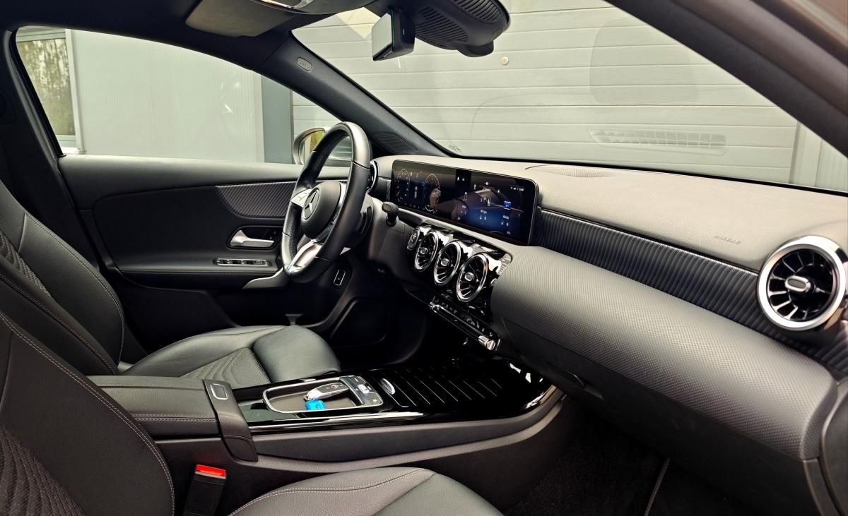 mercedes-benz-classe-a-2023-hibrido-a-gasolina-1332cc