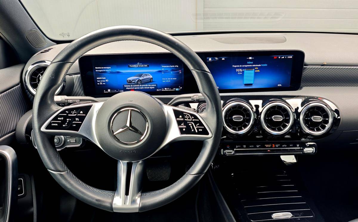 mercedes-benz-classe-a-2023-hibrido-a-gasolina-1332cc