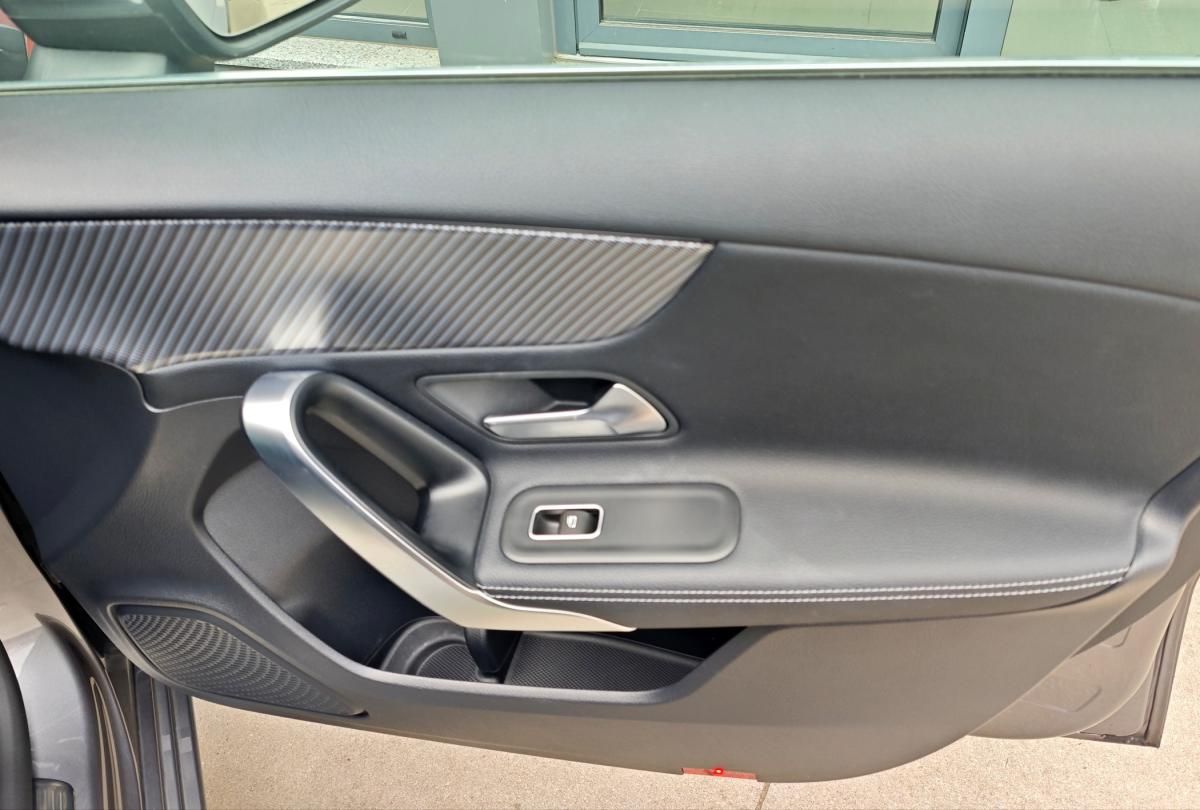 mercedes-benz-classe-a-2023-hibrido-a-gasolina-1332cc