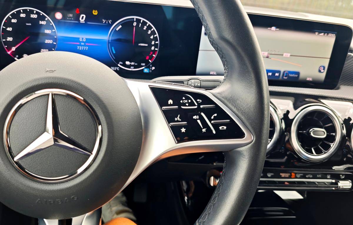 mercedes-benz-classe-a-2023-hibrido-a-gasolina-1332cc