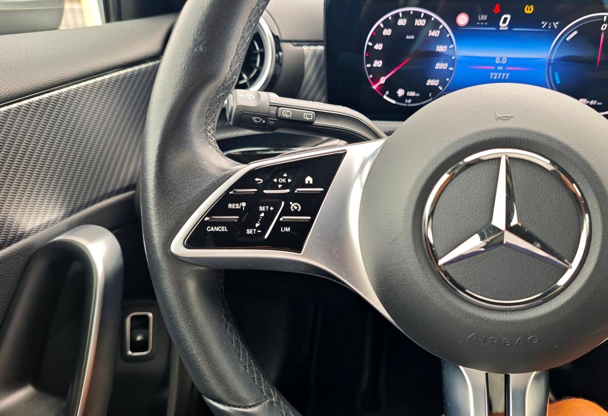 mercedes-benz-classe-a-2023-hibrido-a-gasolina-1332cc