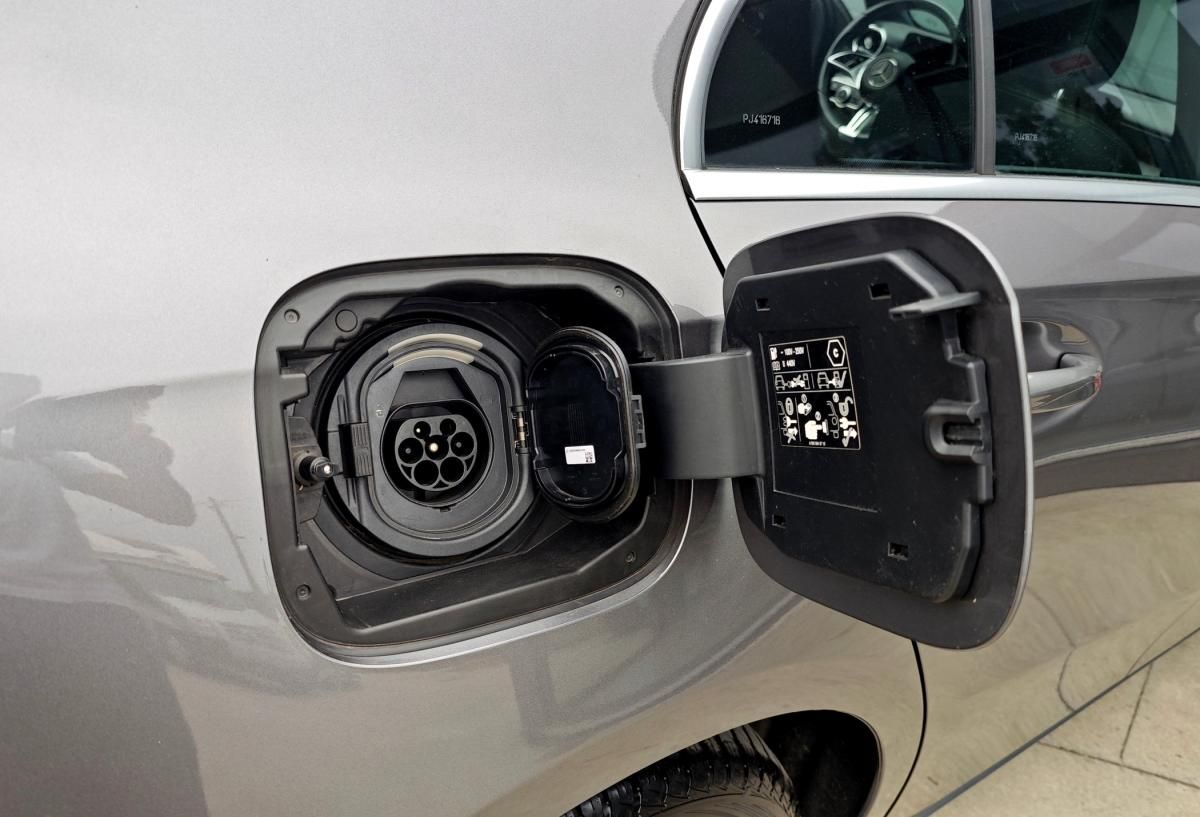 mercedes-benz-classe-a-2023-hibrido-a-gasolina-1332cc