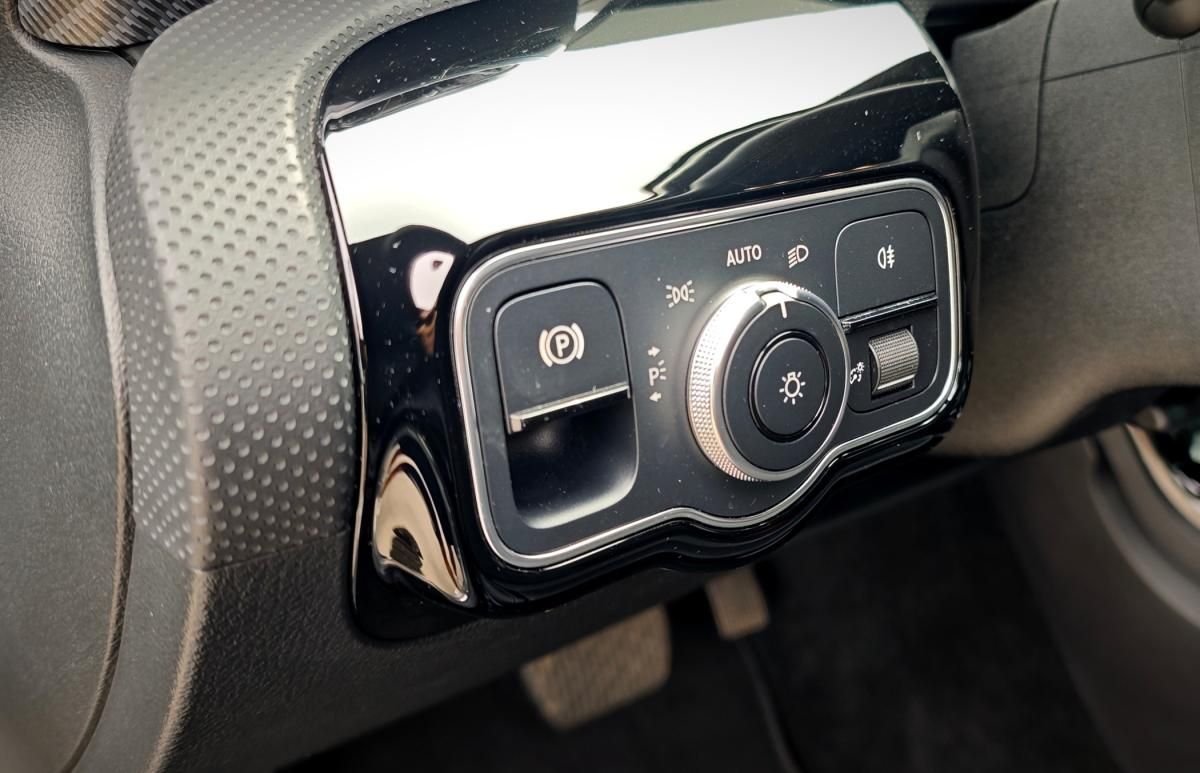 mercedes-benz-classe-a-2023-hibrido-a-gasolina-1332cc