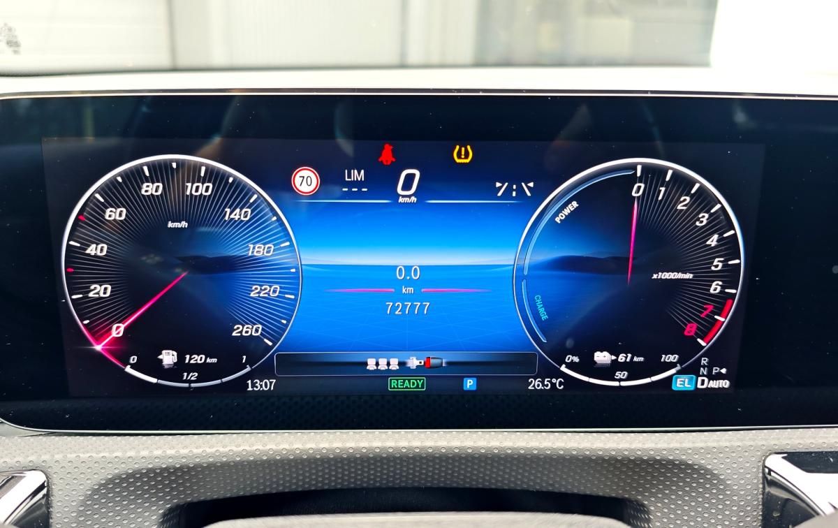 mercedes-benz-classe-a-2023-hibrido-a-gasolina-1332cc