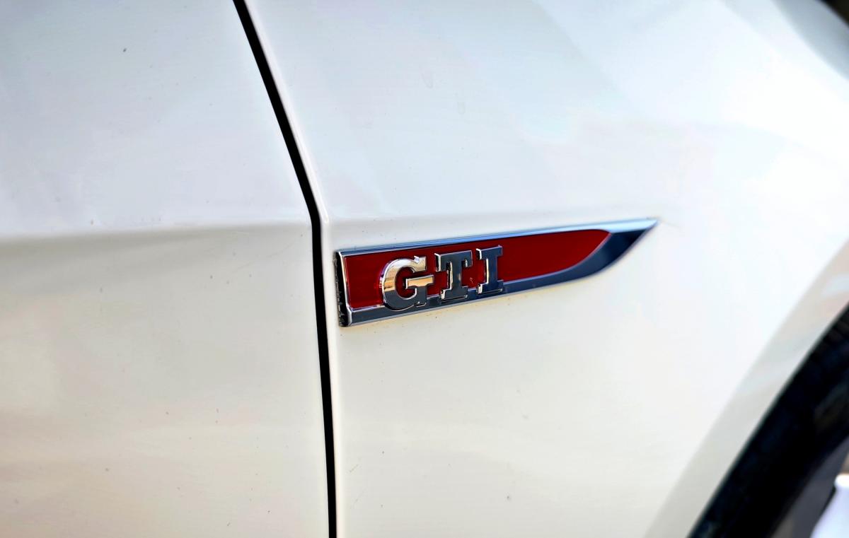 volkswagen-golf-2014-gasolina-1984cc