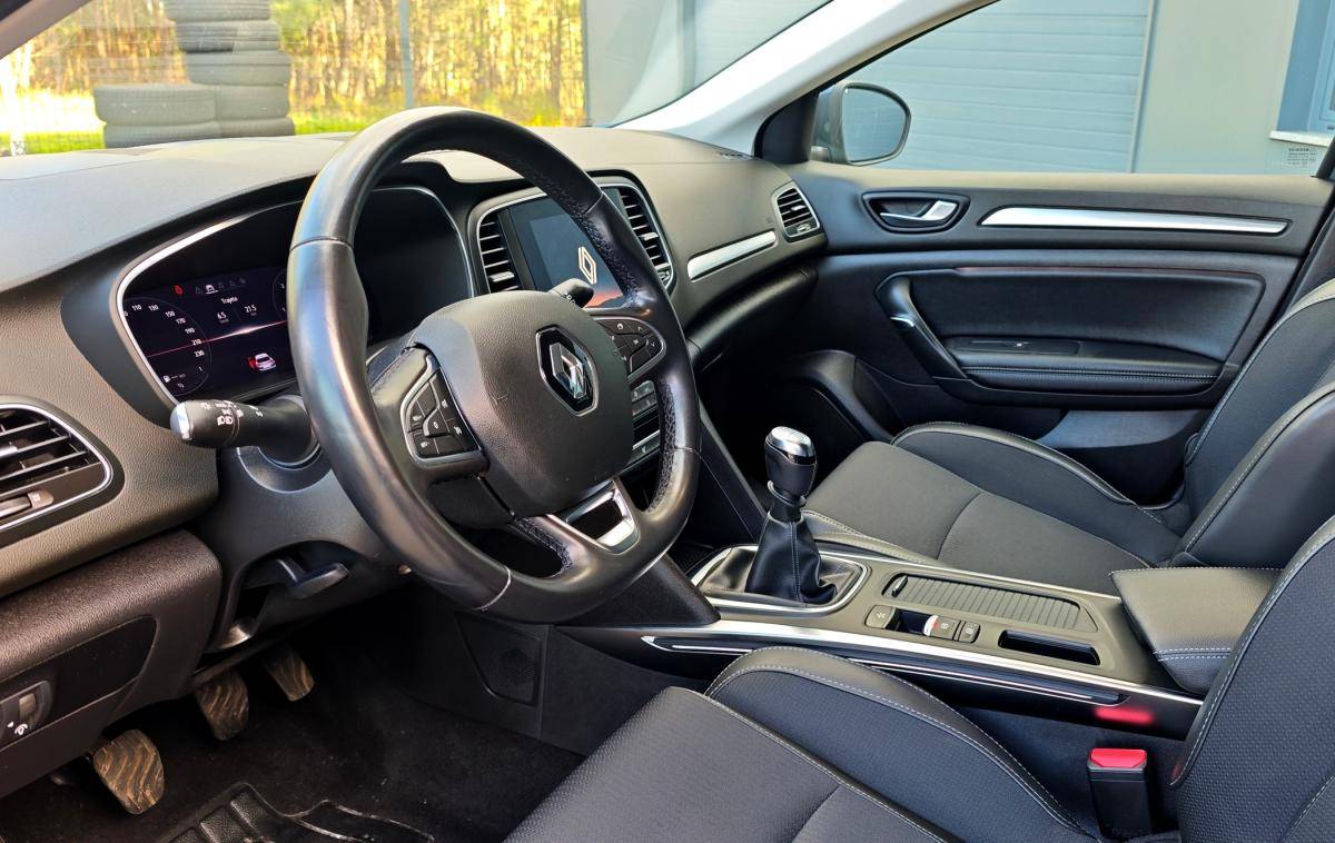 renault-megane-sport-tourer-2021-diesel-1461cc