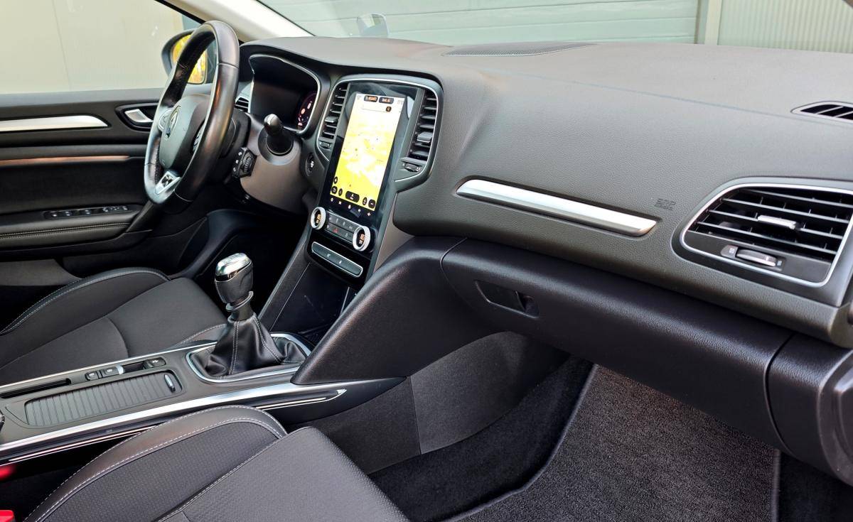 renault-megane-sport-tourer-2021-diesel-1461cc