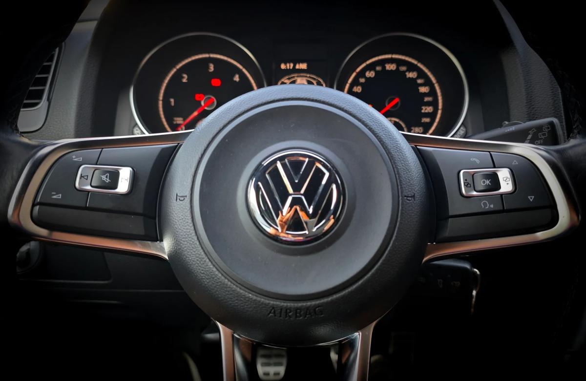 volkswagen-scirocco-2015-diesel-1968cc