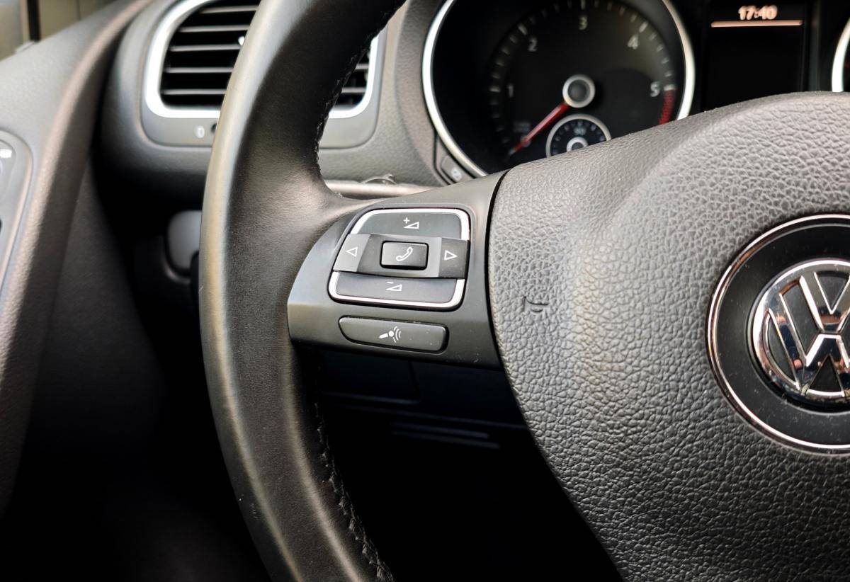volkswagen-golf-2012-diesel-1598cc