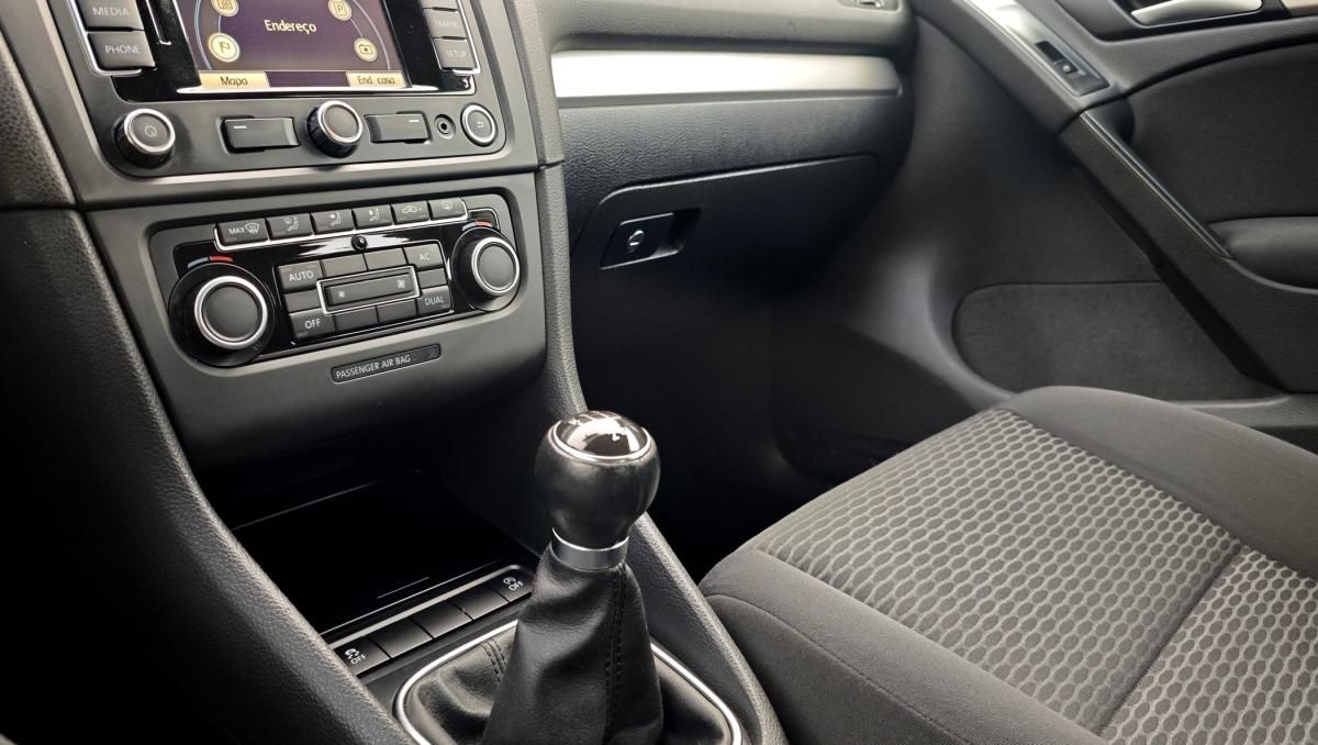 volkswagen-golf-2012-diesel-1598cc