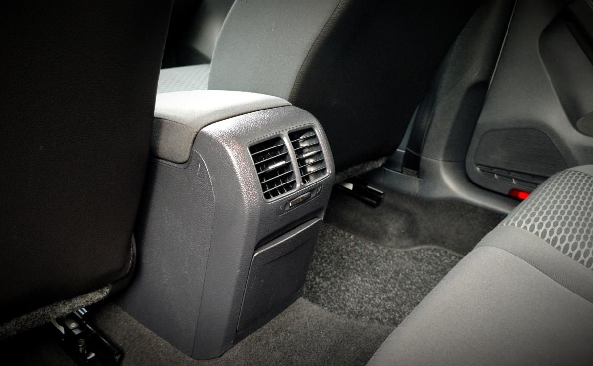 volkswagen-golf-2012-diesel-1598cc
