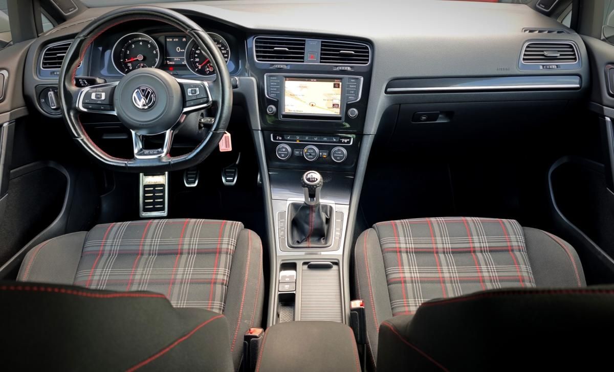 volkswagen-golf-2015-gasolina-1984cc