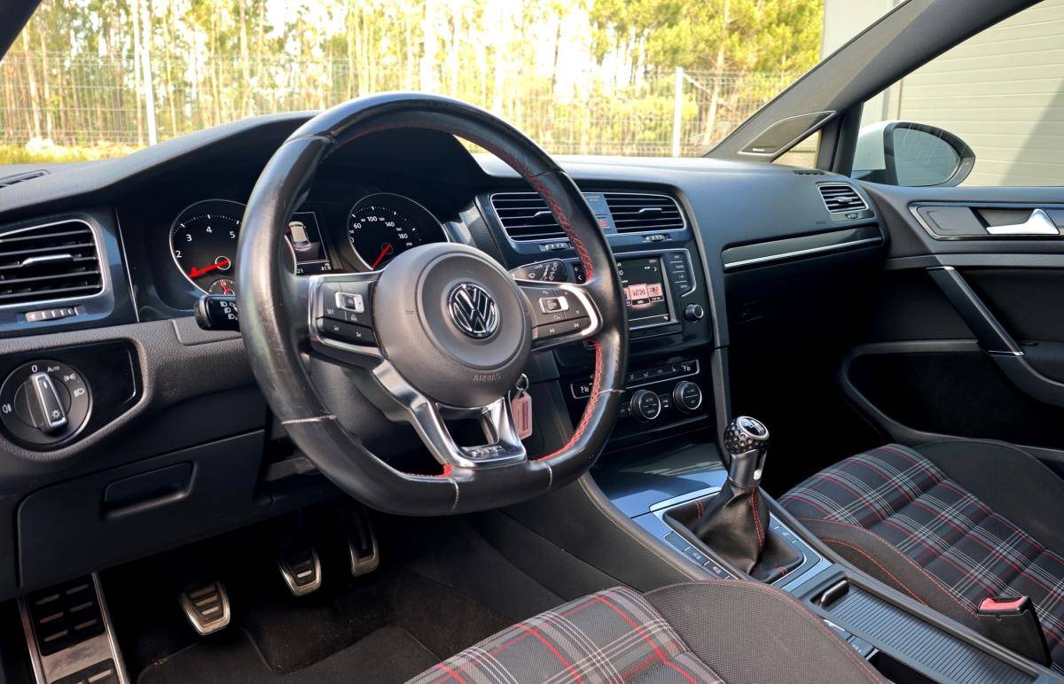 volkswagen-golf-2015-gasolina-1984cc