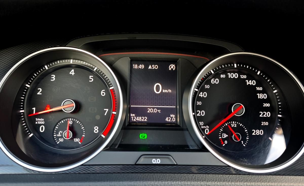 volkswagen-golf-2015-gasolina-1984cc