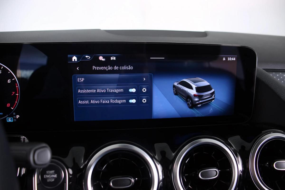 mercedes-benz-gla-2024-gasolina-1332cc