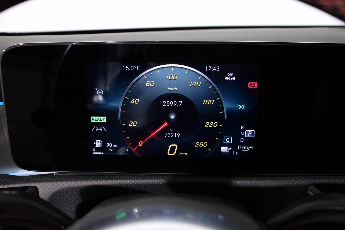 mercedes-benz-classe-a-2022-hibrido-a-gasolina-1332cc