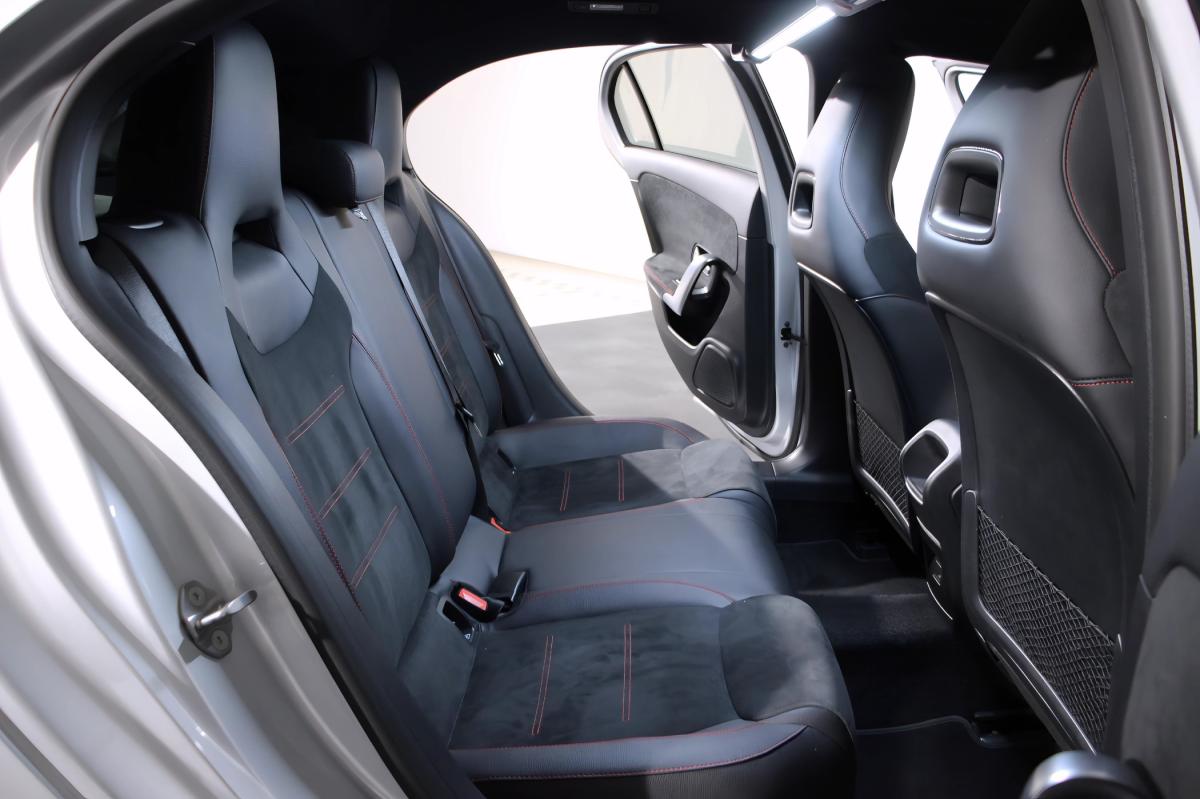 mercedes-benz-classe-a-2022-hibrido-a-gasolina-1332cc