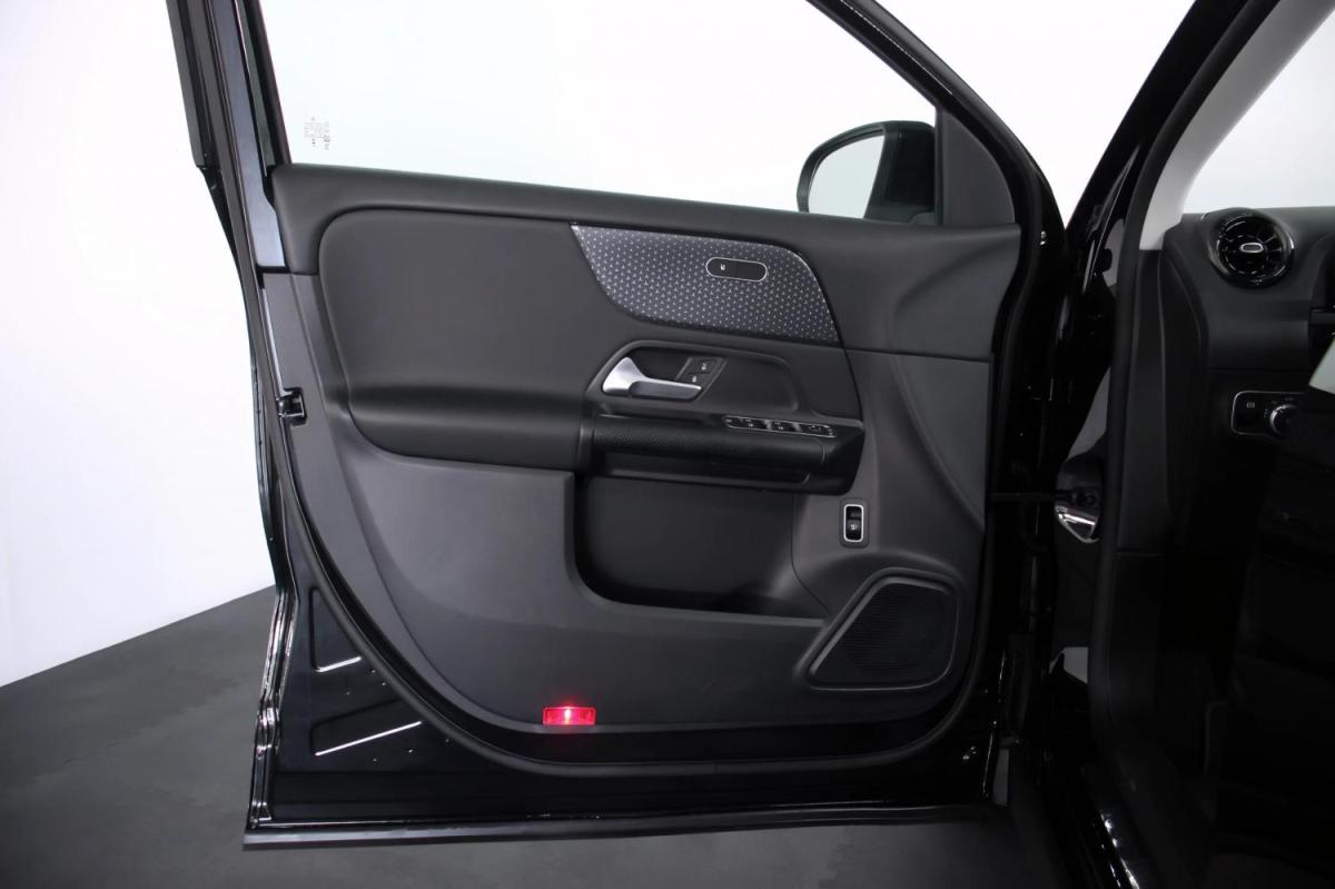 mercedes-benz-gla-2024-gasolina-1332cc
