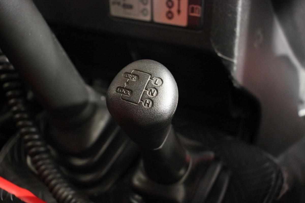 land-rover-defender-2008-diesel-2402cc