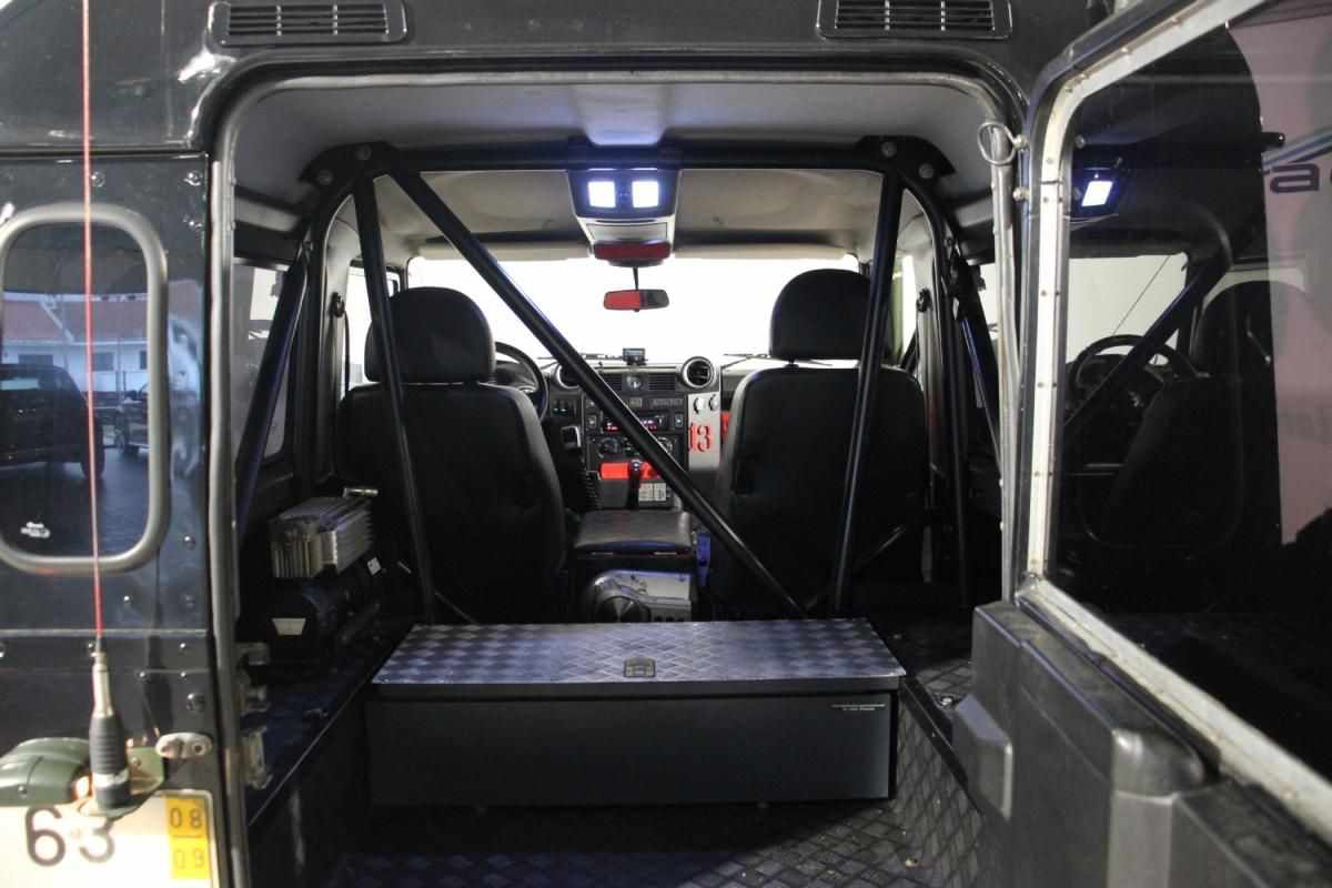 land-rover-defender-2008-diesel-2402cc