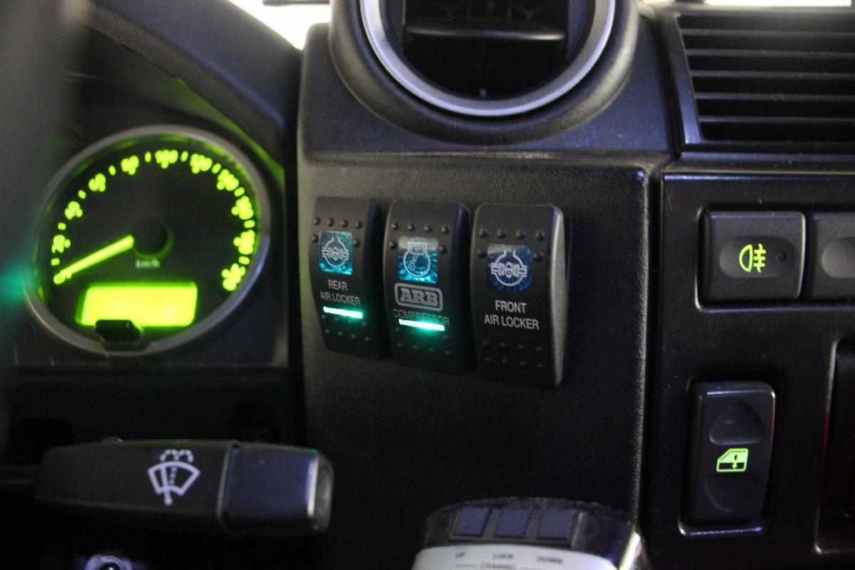 land-rover-defender-2008-diesel-2402cc