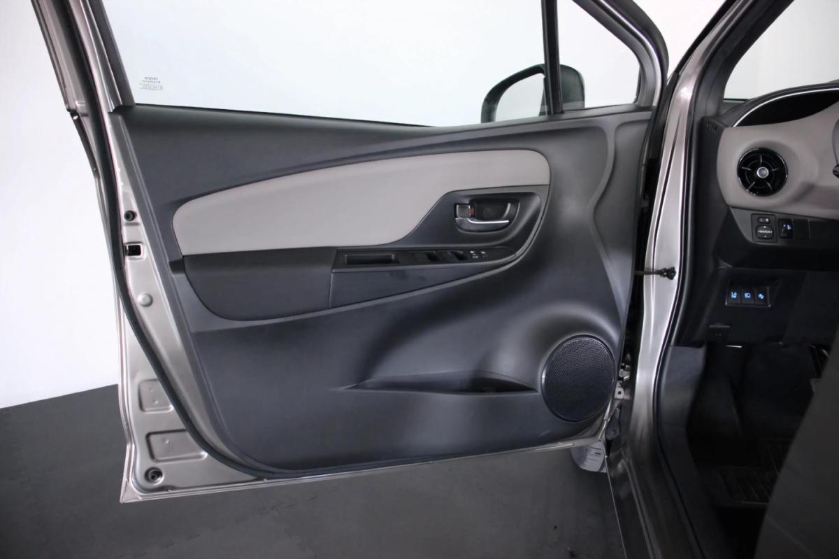 toyota-yaris-2017-hibrido-a-gasolina-1497cc